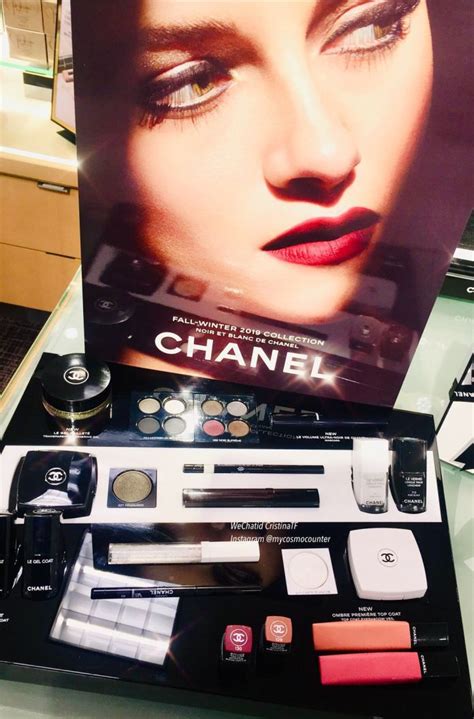 2019 noir et blanc de chanel immage|CHANEL Fall/Winter Makeup Collection 2019: Noir et Blanc.